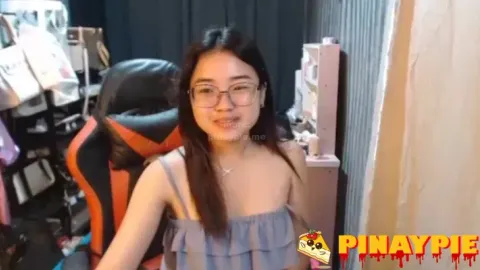 Pinay Porn Pinasilip ni ganda ang kanyang makinis na mangga