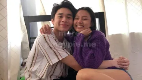 Pinay Sex Masarap mag comfort si bespren kinikiliti ako gamit otin